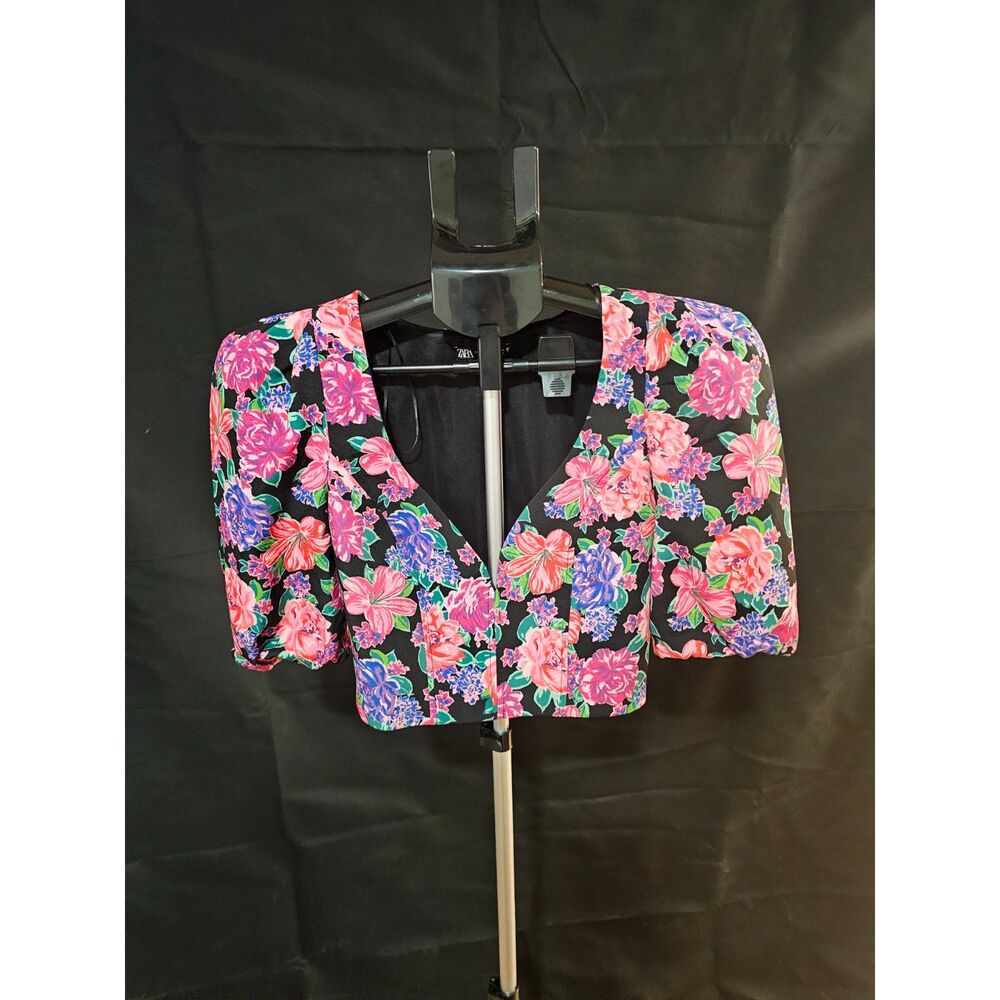 Zara Floral Sweetheart Neckline Puff Sleeve Crop Top - Black / Pink